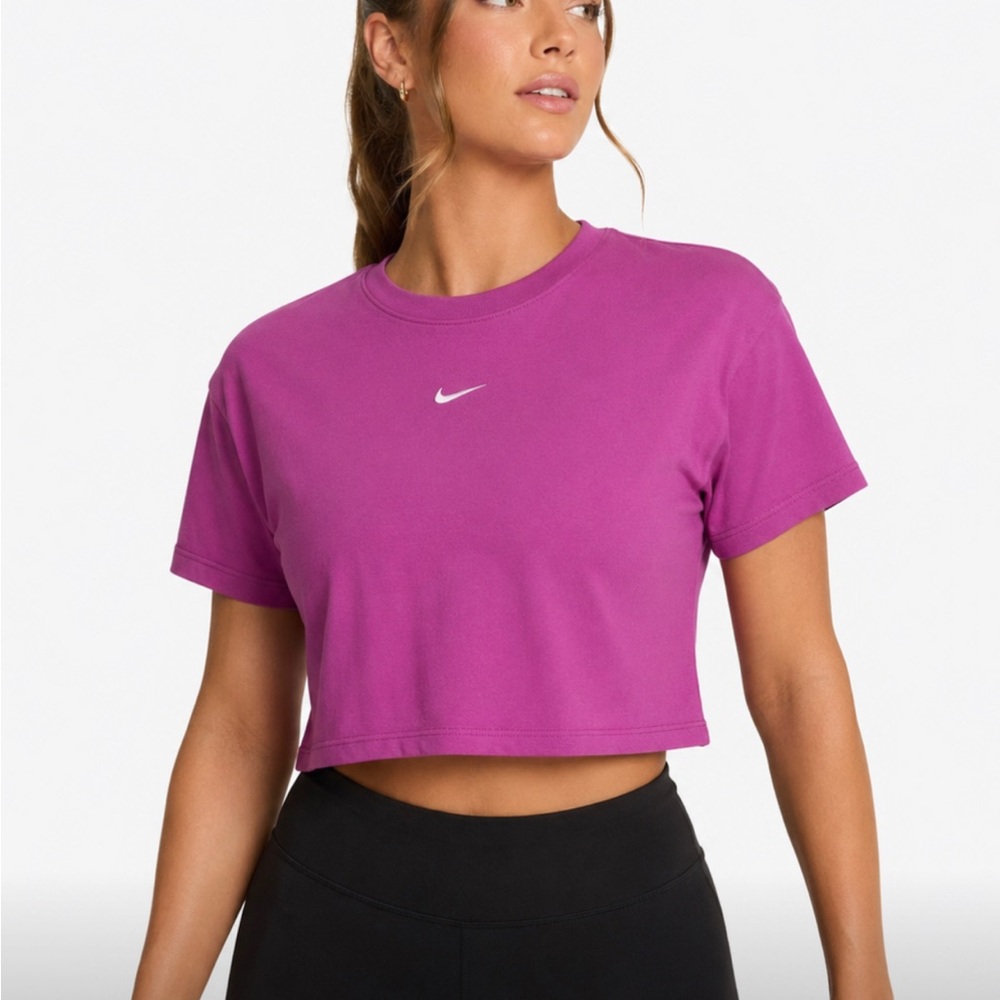 NIKE Women’s Sportswear Classic Crop T-Shirt Purple Swoosh Logo Tee Athleisure